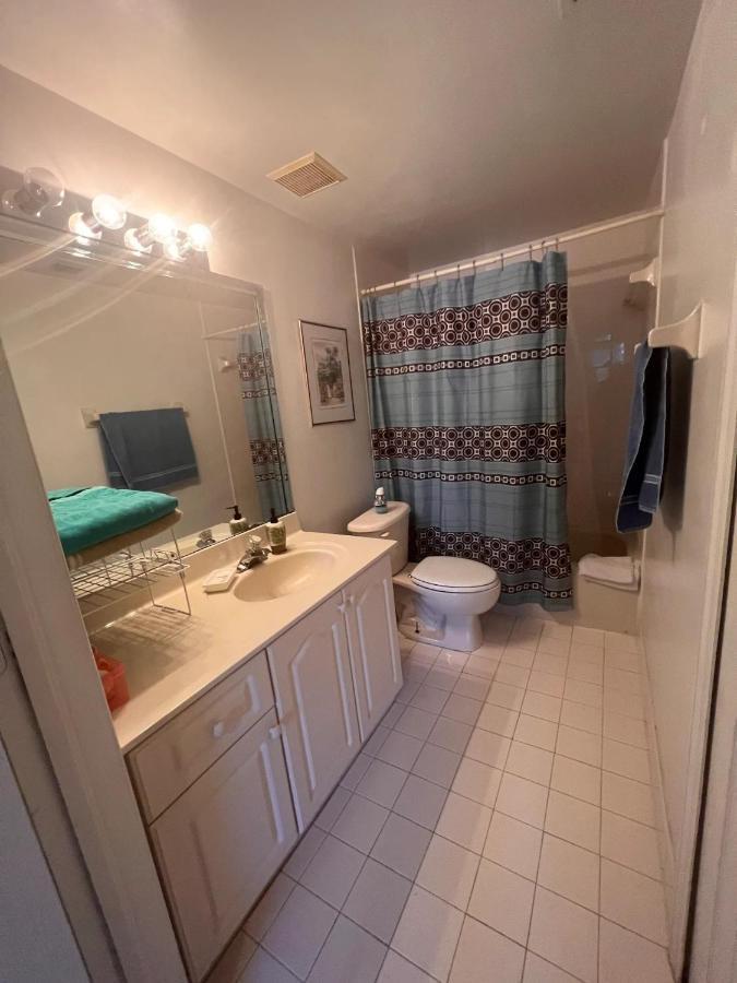 Master Room In Apartment Davie Exterior photo